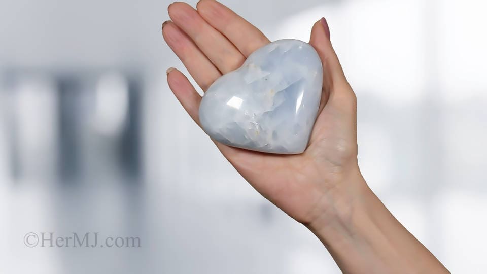 Blue Calcite Heart - Lifestyle - Description