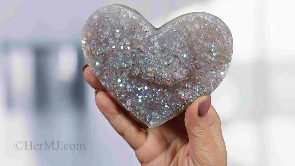 Aura Agate Druzy Heart- Lifestyle - Description