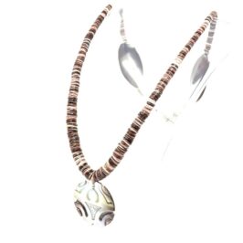 Seashell Pendant Necklace - Left
