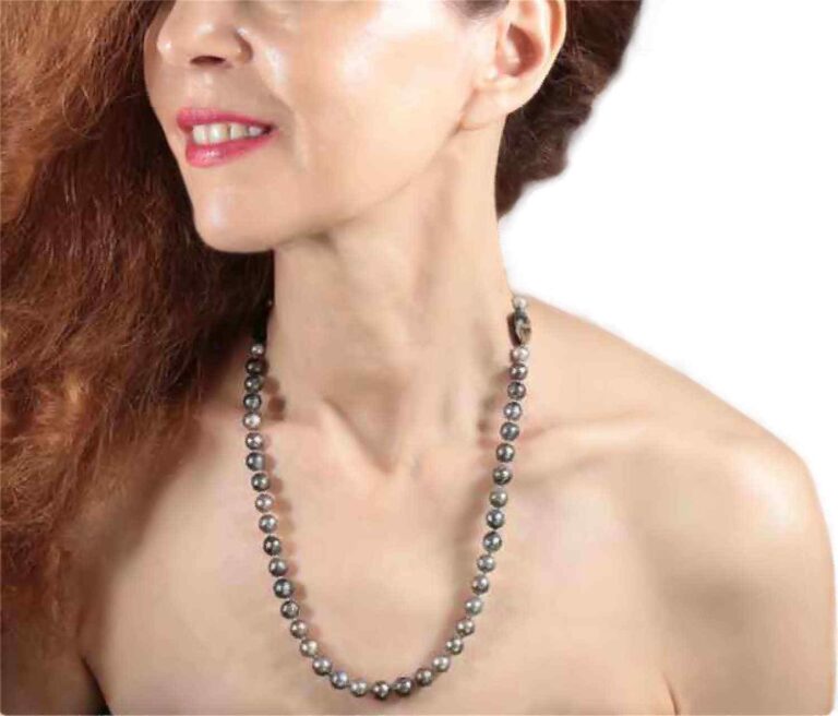 Cool Skin Tone With Real Tahitian Pearls