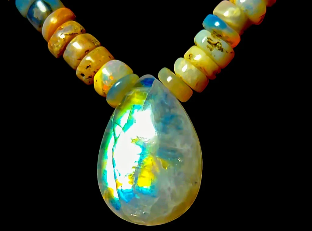 Adularescence Gemstones. Why Does Moonstone Glow