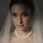 Bride with pearl necklace