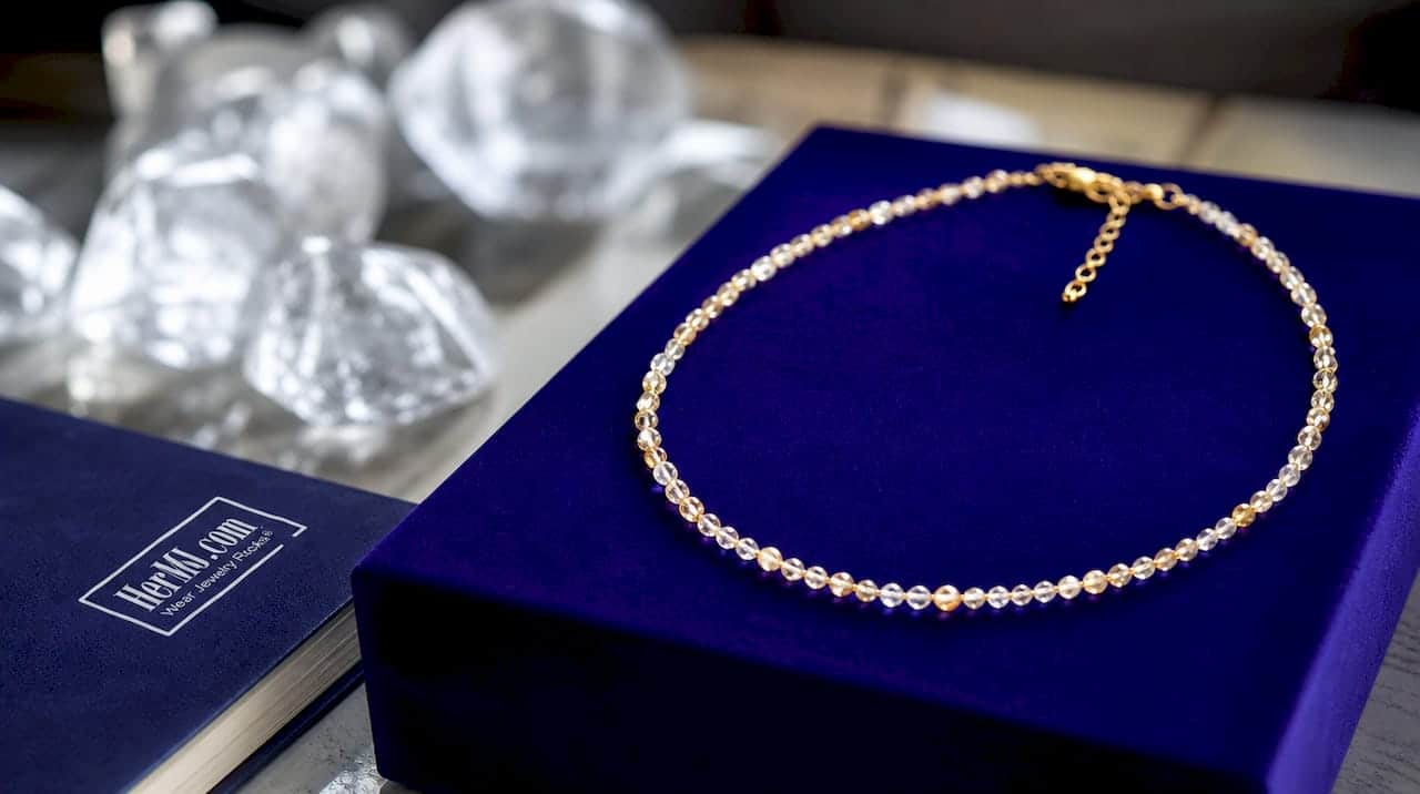 Quartz Scratches Glass (Mohs 7 vs 5.5): 4 Tests Jewelry Buyers Need Quartz Crystal Necklace