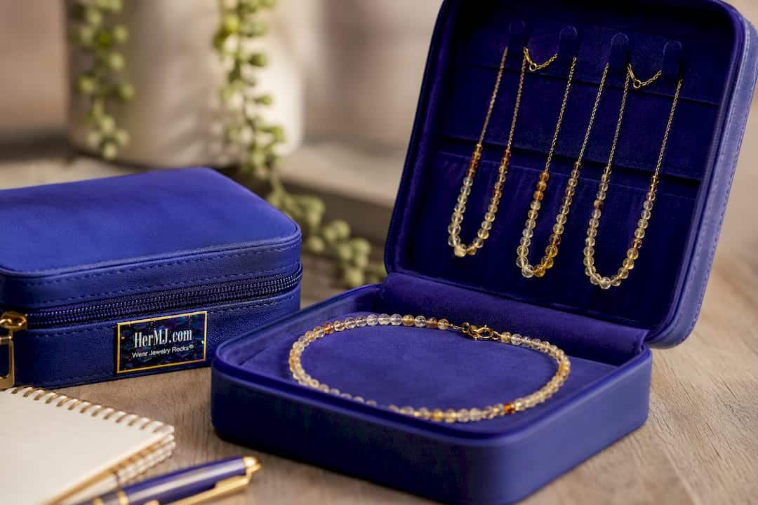 Store Necklaces Without Tangling, Then Test Your Case in 60 Seconds Quartz Crystal Necklace